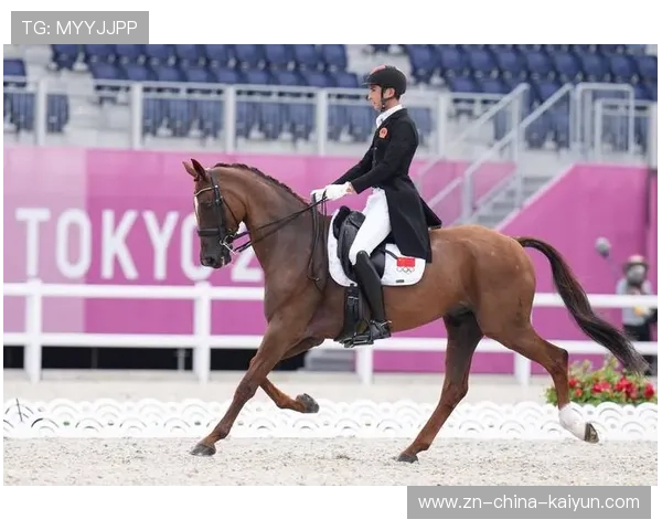 美国马术队在巴黎奥运会三项赛中获得第七名，表现稳健。，美国马术运动员